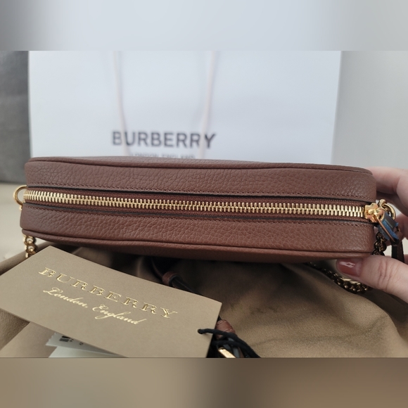 (NWT) Authentic Burberry tan leather elongated crossbosy camera bag - Picture 7 of 12